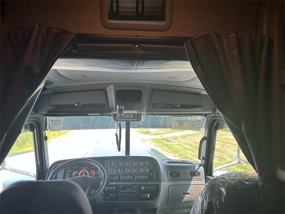 2024 Peterbilt 389 - image 21