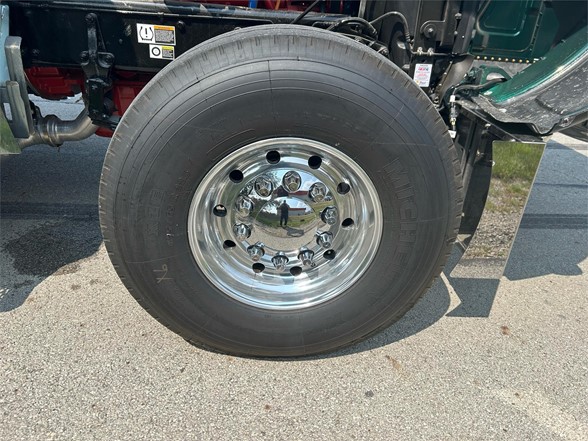 2024 Peterbilt 389 - image 12