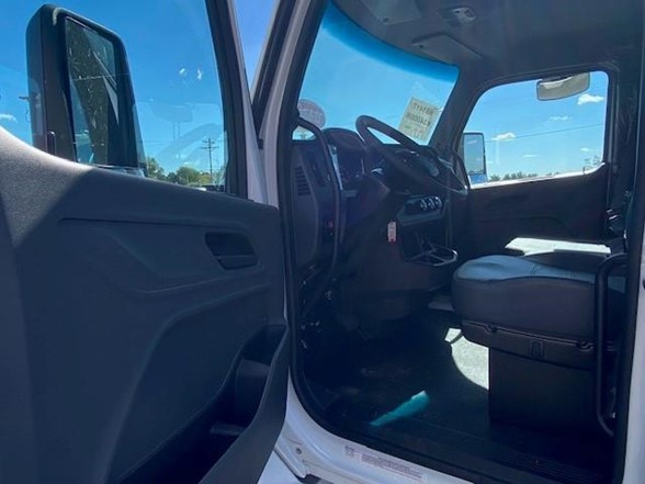 2024 Peterbilt - image 9