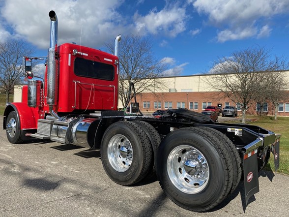 2023 Peterbilt 389 - image 7
