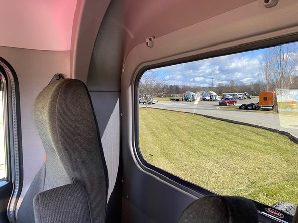 2023 Peterbilt 389 - image 13