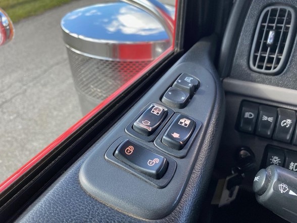 2023 Peterbilt 389 - image 14