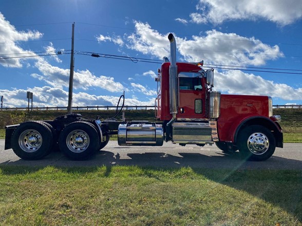 2023 Peterbilt 389 - image 5