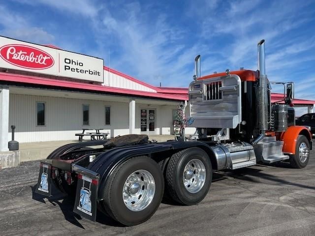 2023 Peterbilt 389 - image 4