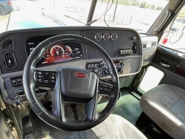 2023 Peterbilt 389 - image 13