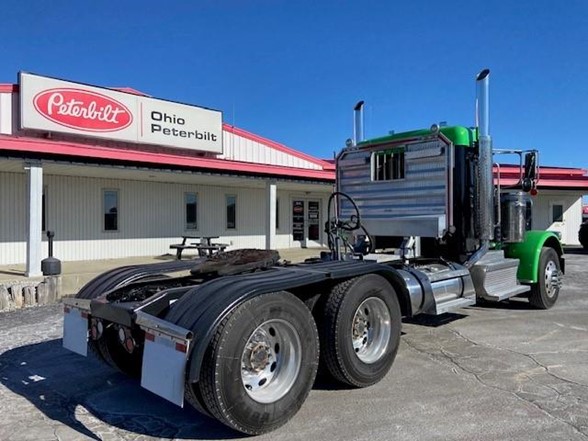 2023 Peterbilt 389 - image 4