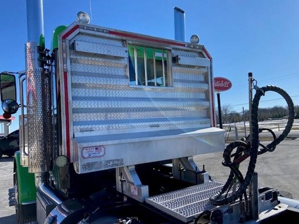 2023 Peterbilt 389 - image 6