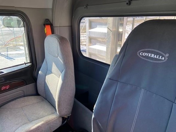 2023 Peterbilt 389 - image 18