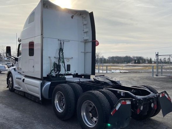 2019 Peterbilt 579 - image 4
