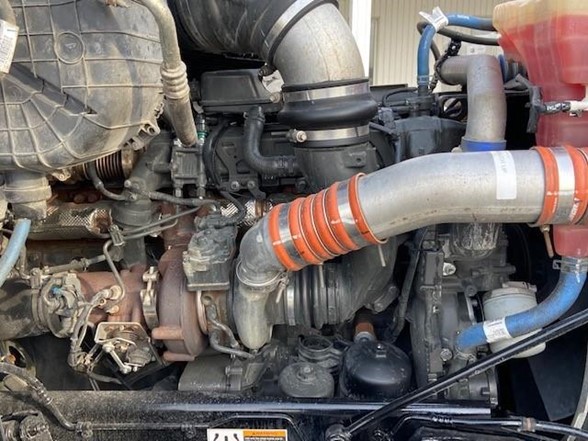 2019 Peterbilt 579 - image 6