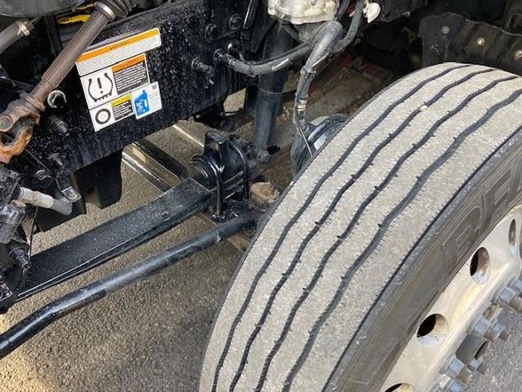 2019 Peterbilt 579 - image 9