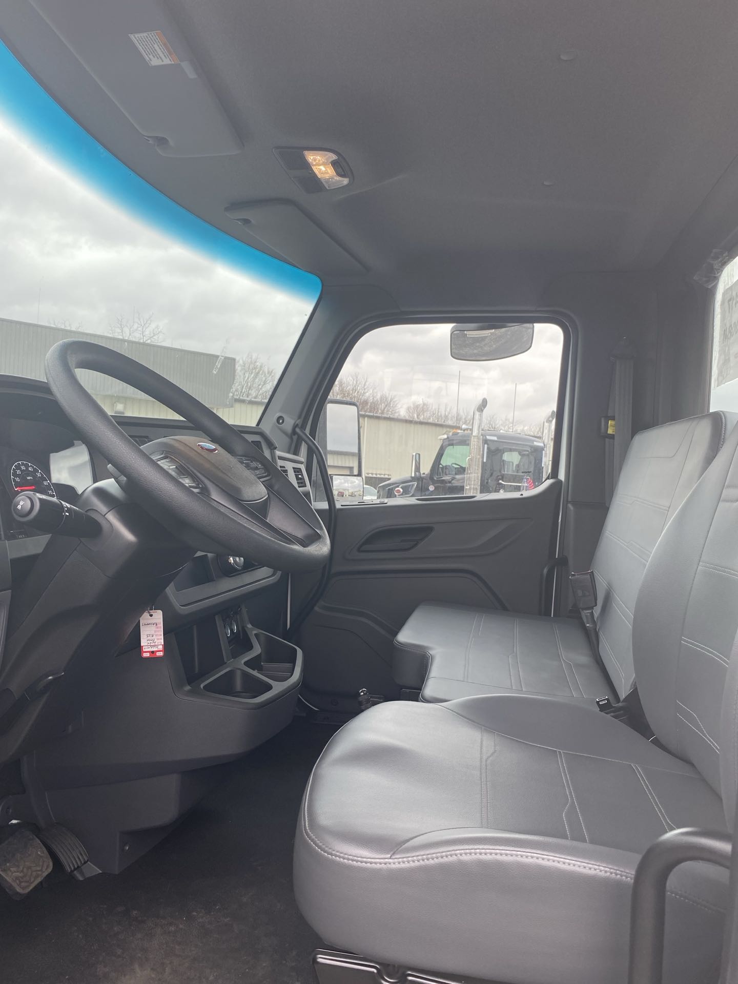 2024 Peterbilt - image 8