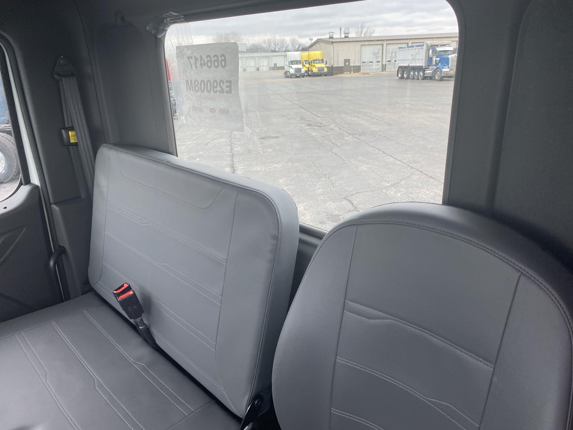 2024 Peterbilt - image 9