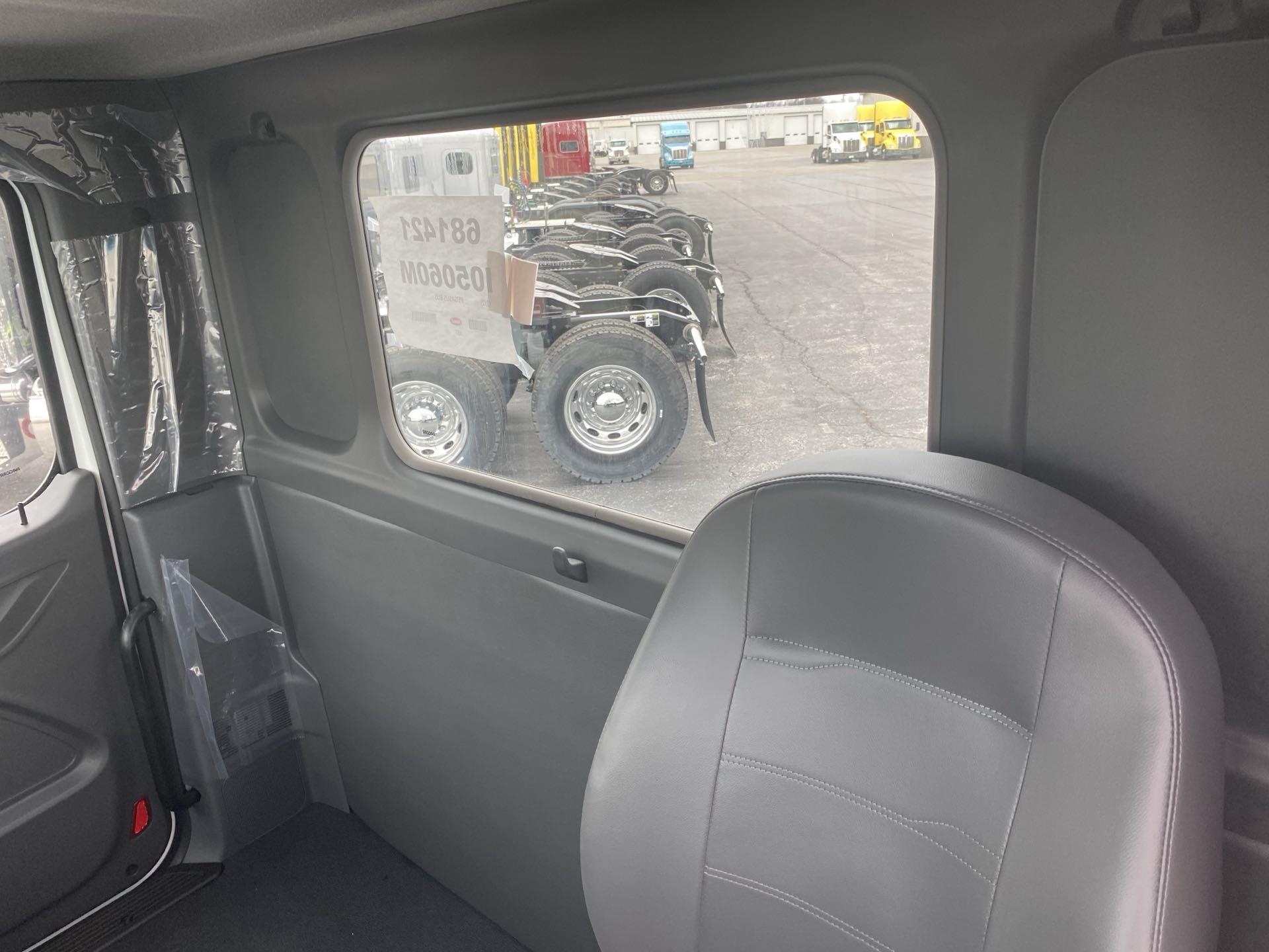 2024 Peterbilt - image 9
