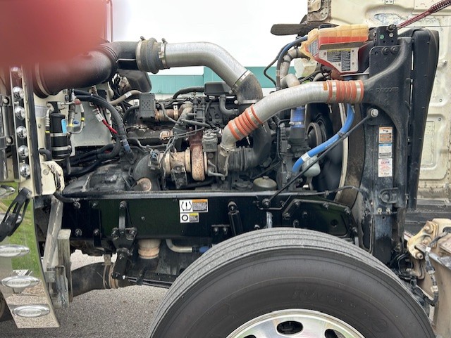 2022 Peterbilt 389 - image 9