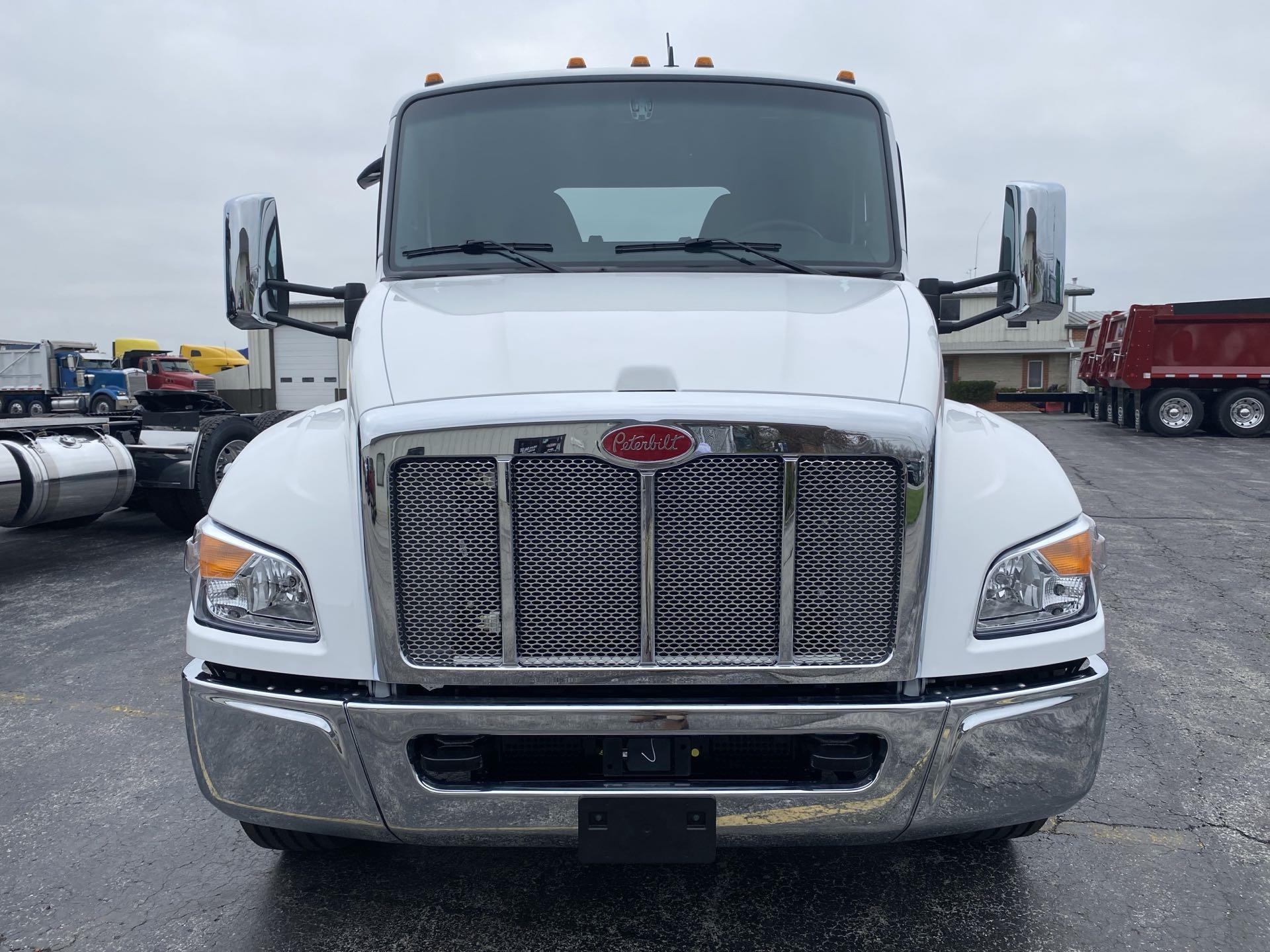 2025 Peterbilt 536 - image 3