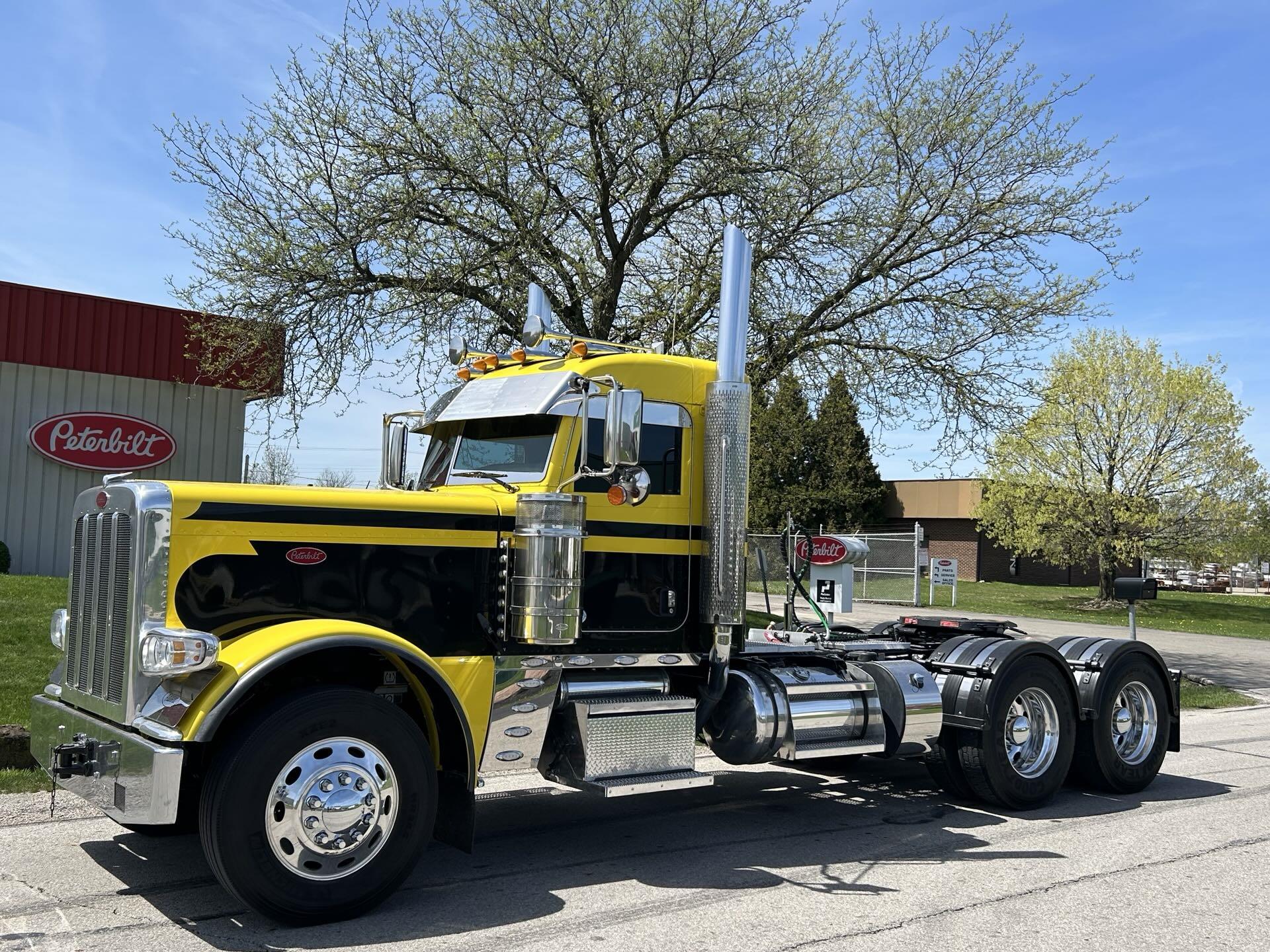 2024 Peterbilt 389