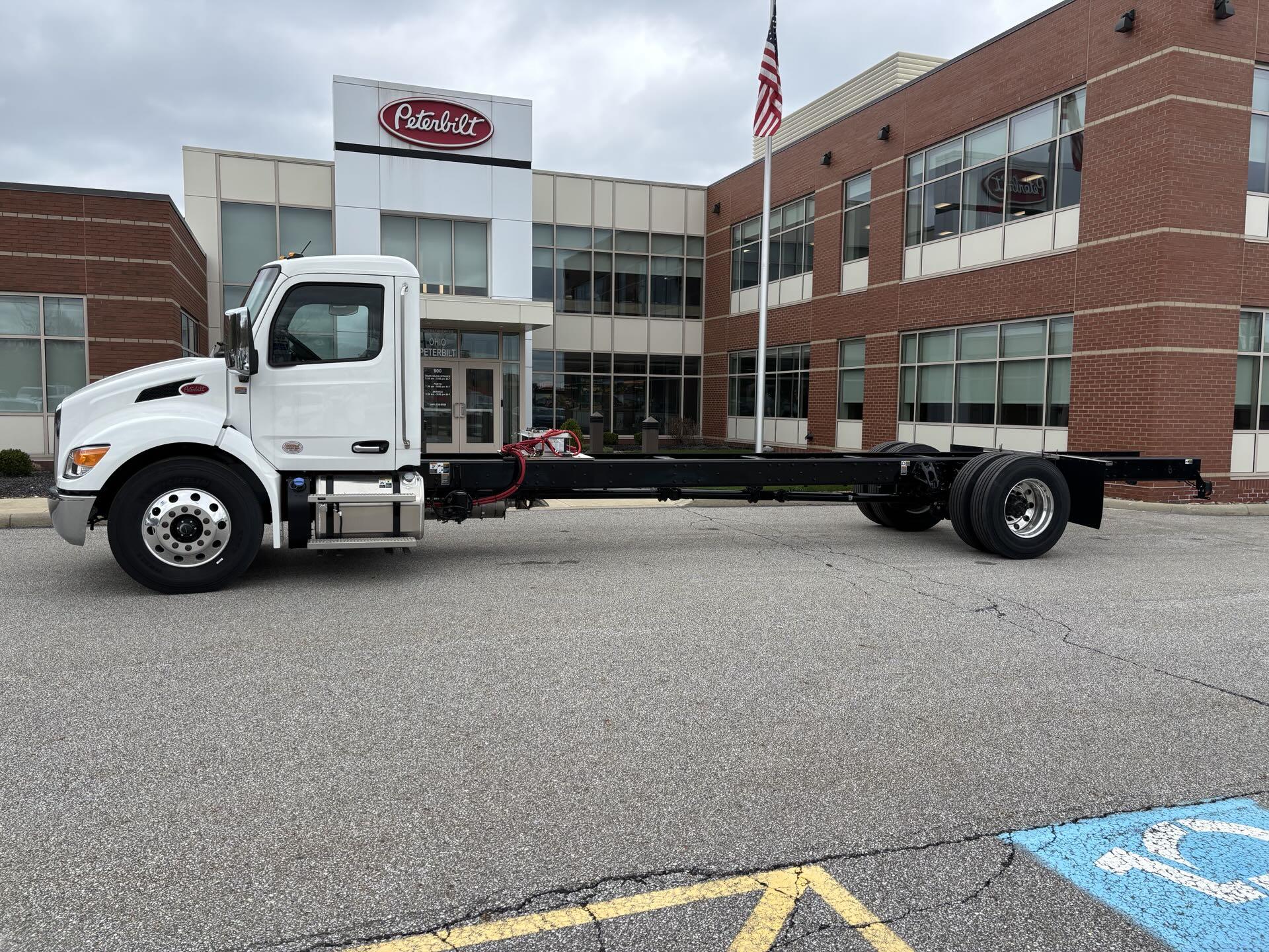 2025 Peterbilt 536