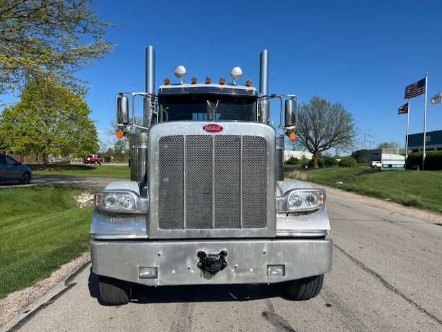 2023 Peterbilt 389 - image 4