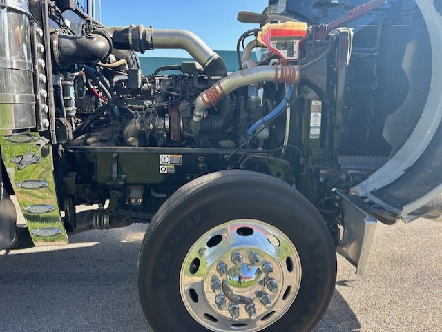 2023 Peterbilt 389 - image 9