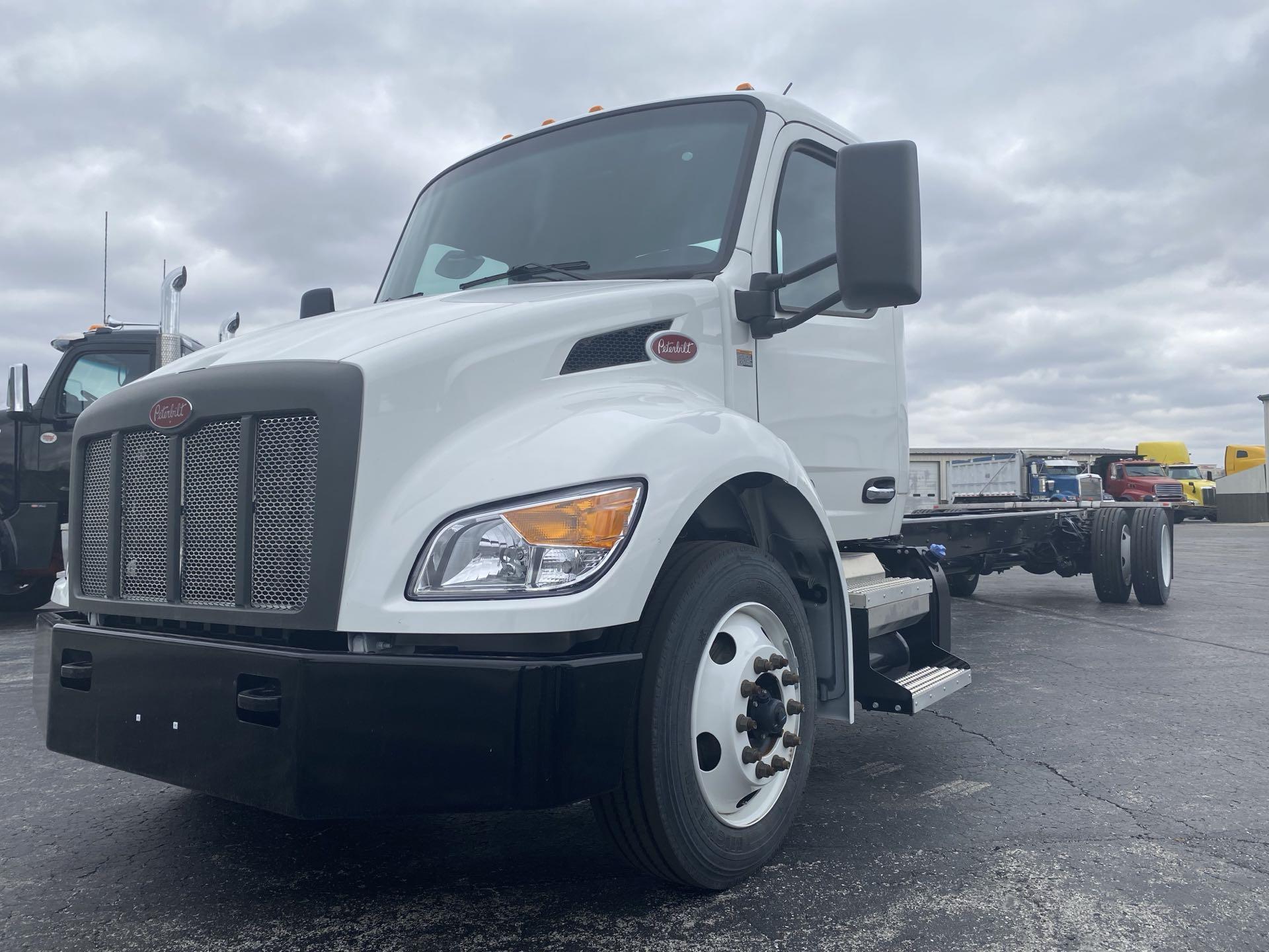 2024 Peterbilt 537
