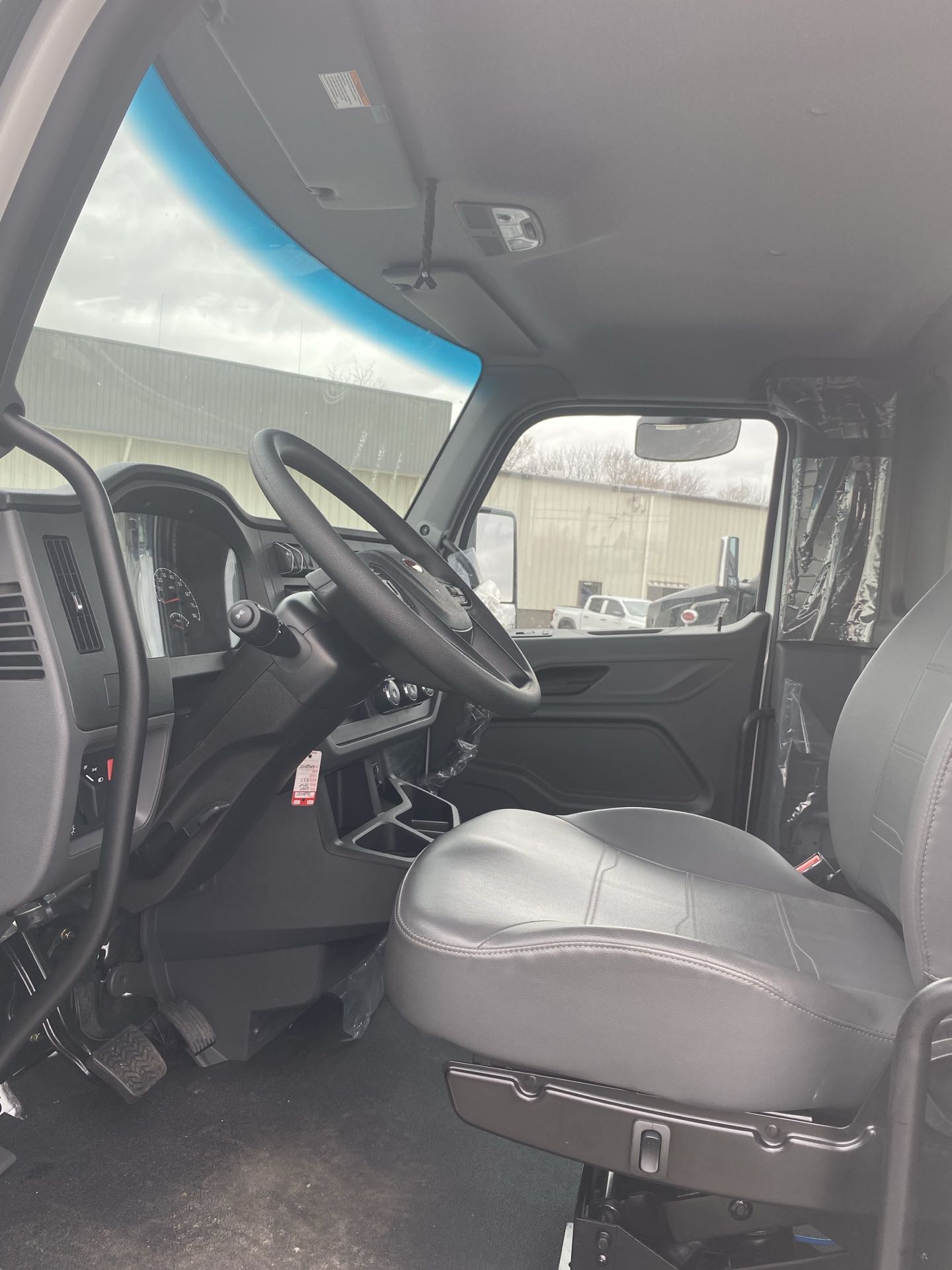 2024 Peterbilt - image 8