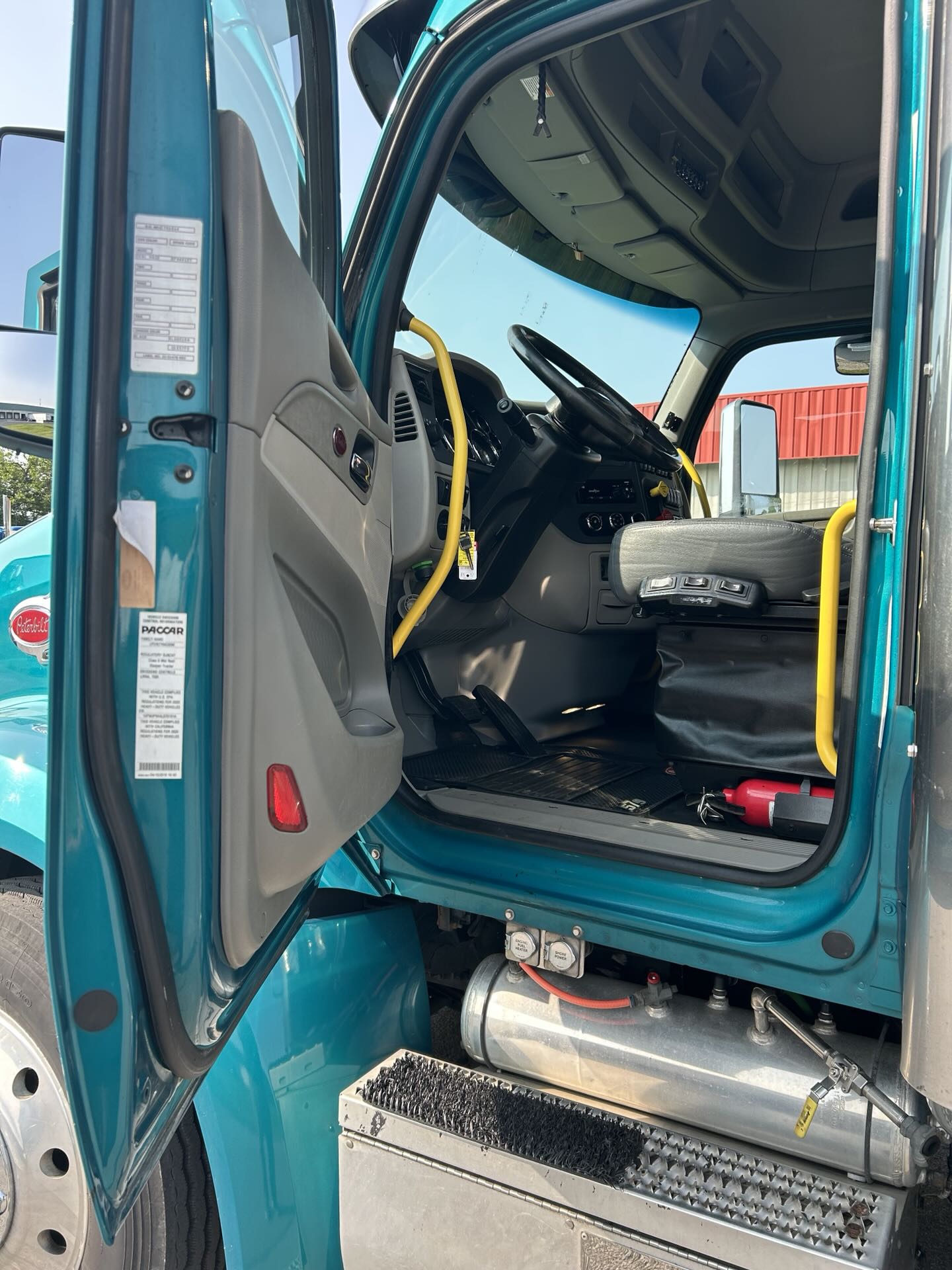 2020 Peterbilt 579 - image 6