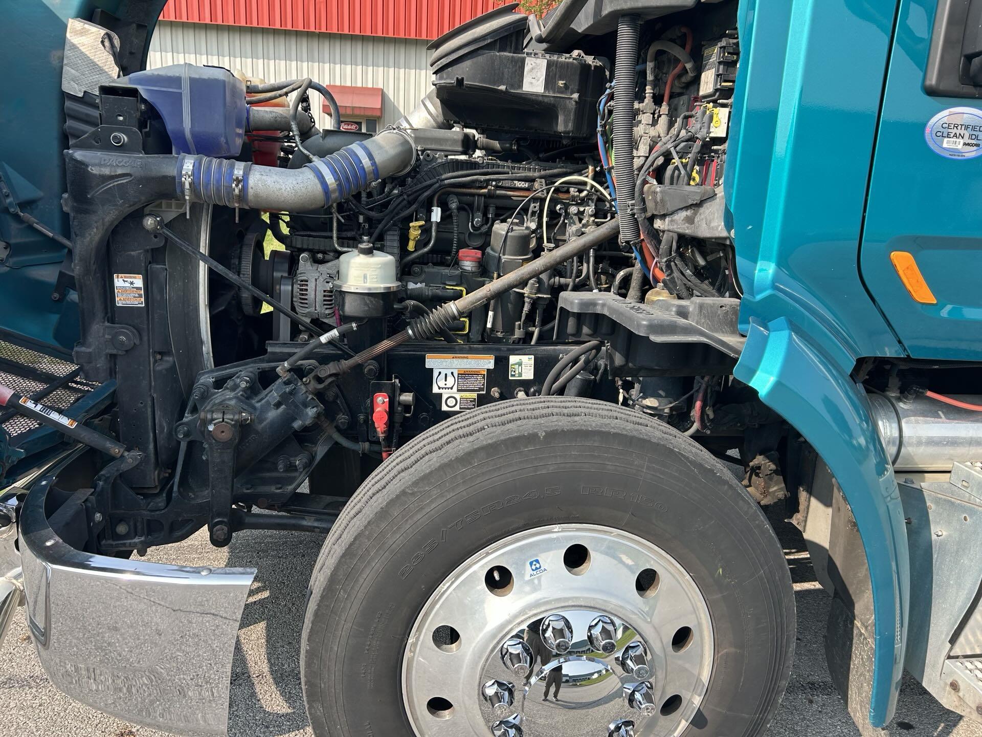 2020 Peterbilt 579 - image 9