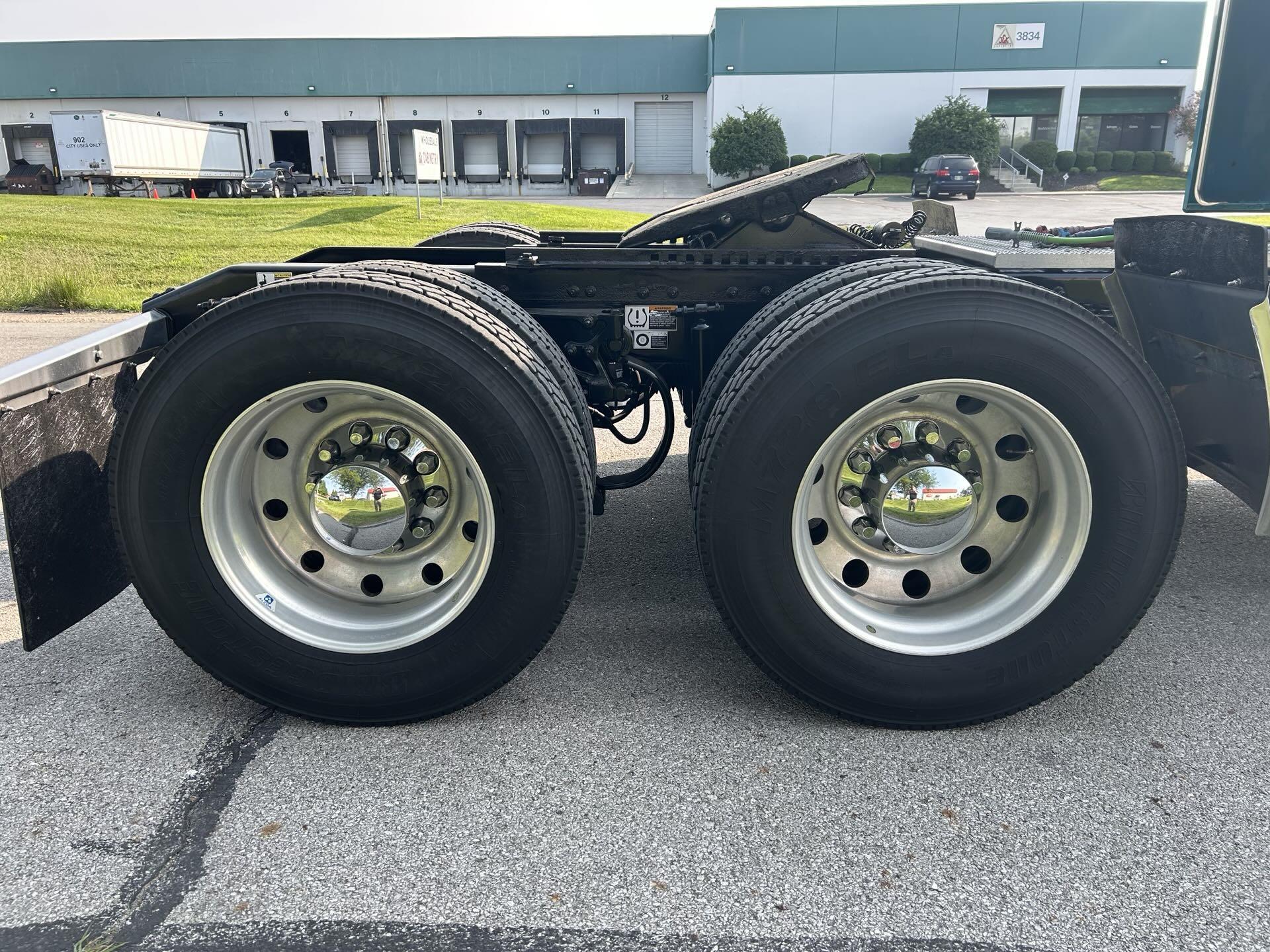 2020 Peterbilt 579 - image 11