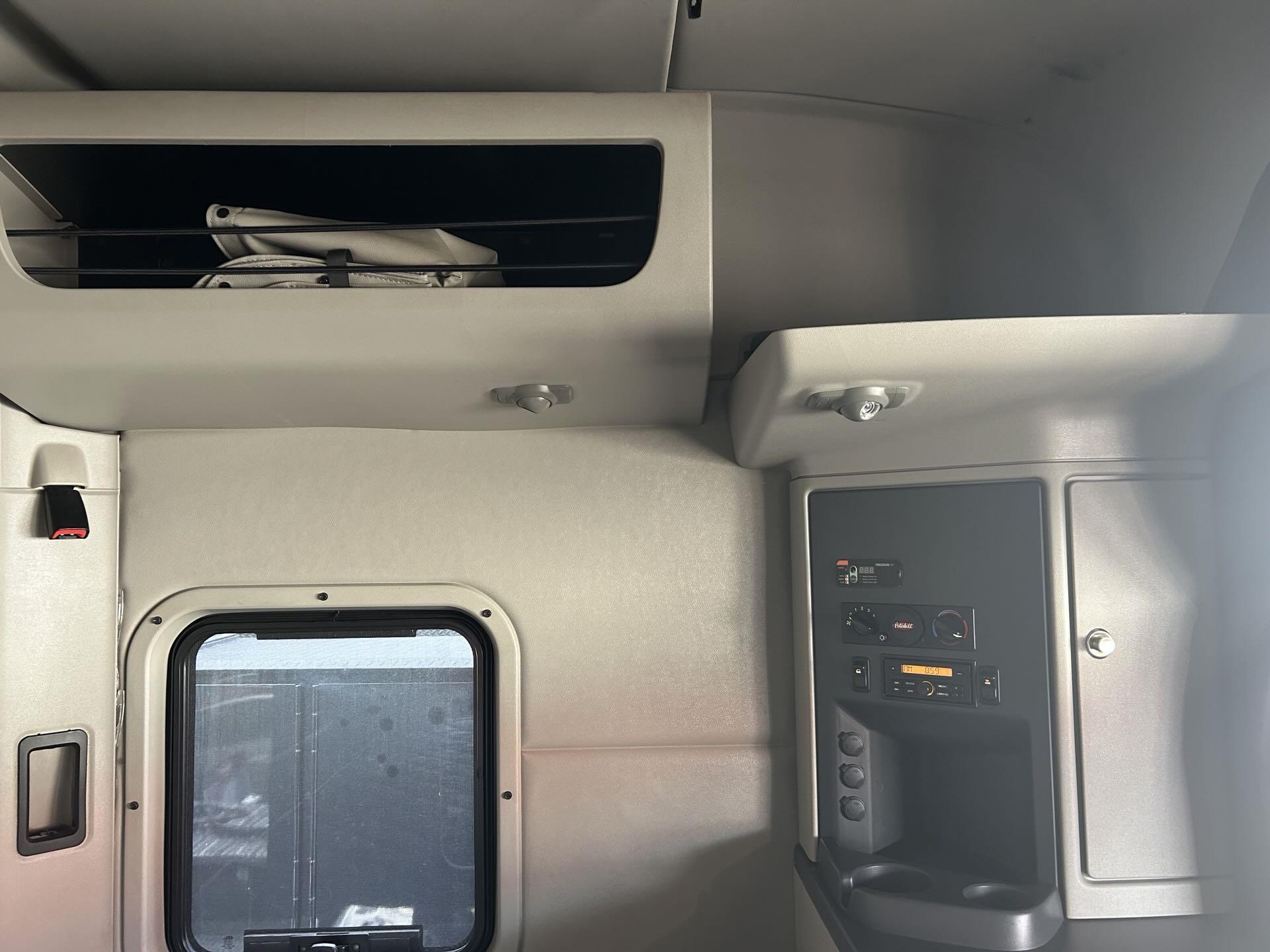 2020 Peterbilt 579 - image 19