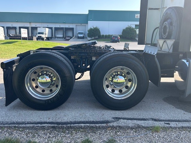 2021 Peterbilt 579 - image 7