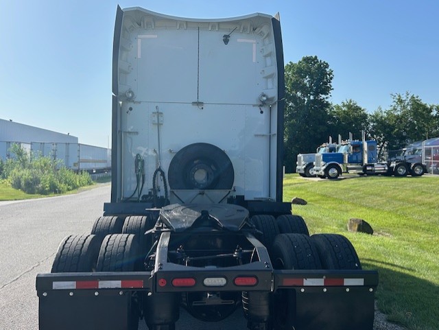 2021 Peterbilt 579 - image 5