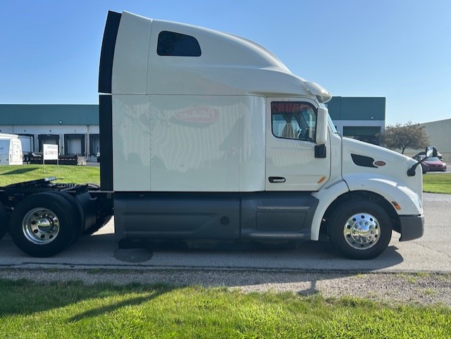 2021 Peterbilt 579 - image 6