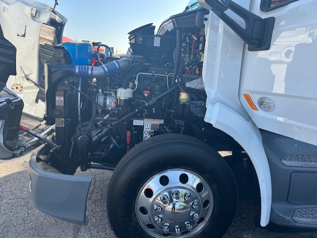 2021 Peterbilt 579 - image 8