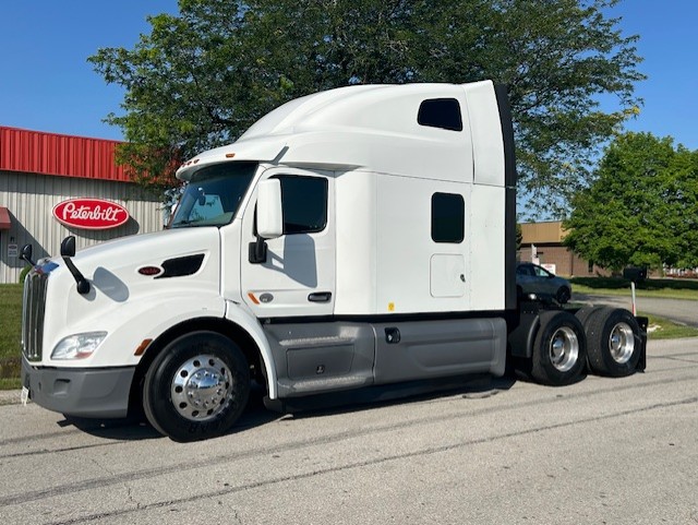 2021 Peterbilt 