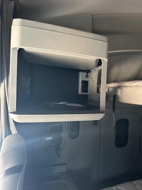 2020 Kenworth - image 12