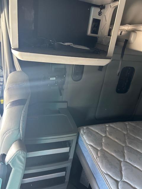 2020 Kenworth - image 18