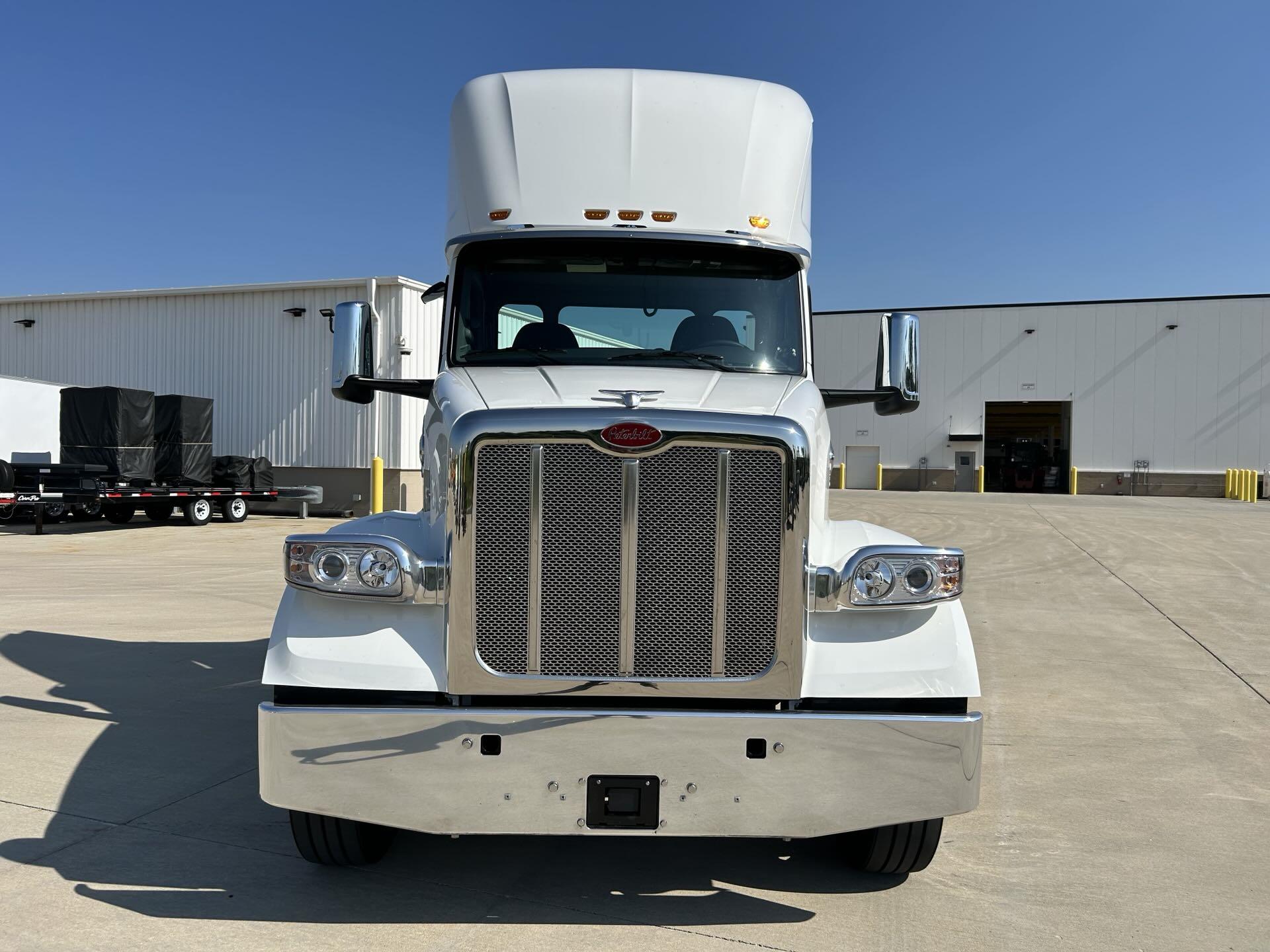 2026 Peterbilt 567