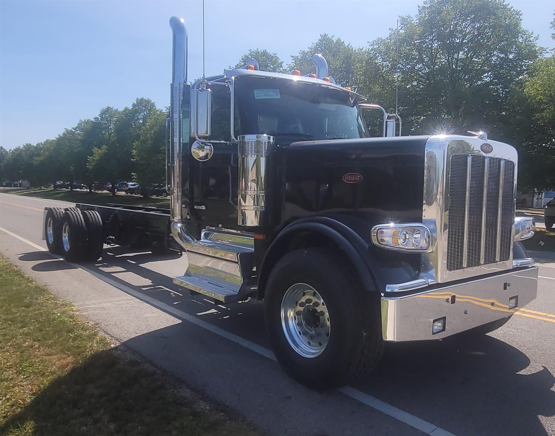 2025 Peterbilt - image 5