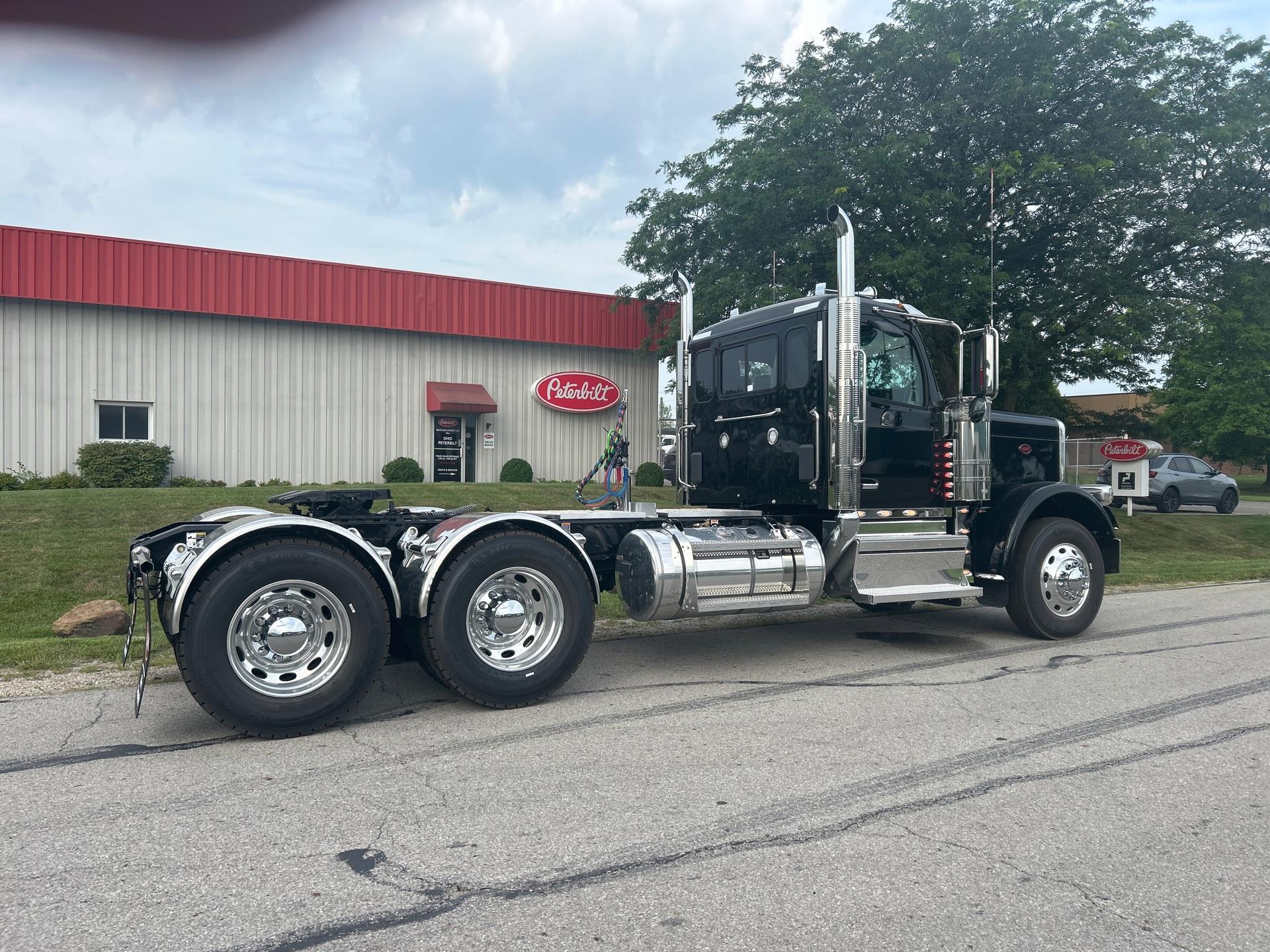2026 Peterbilt 589
