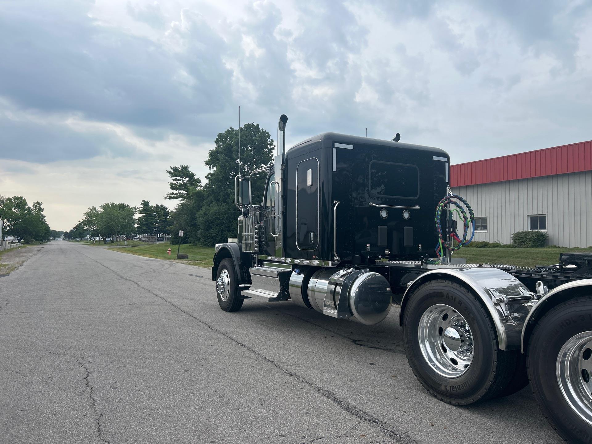 2026 Peterbilt - image 8