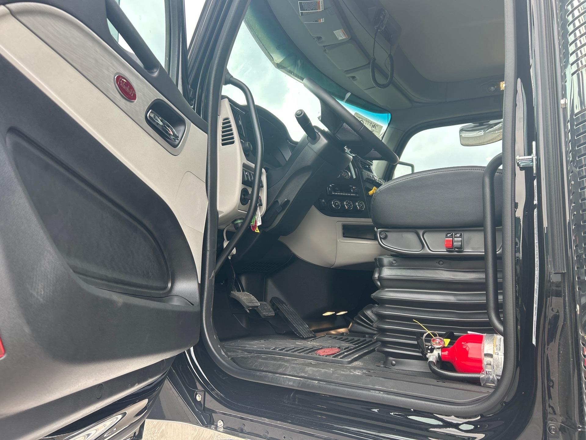 2026 Peterbilt - image 13