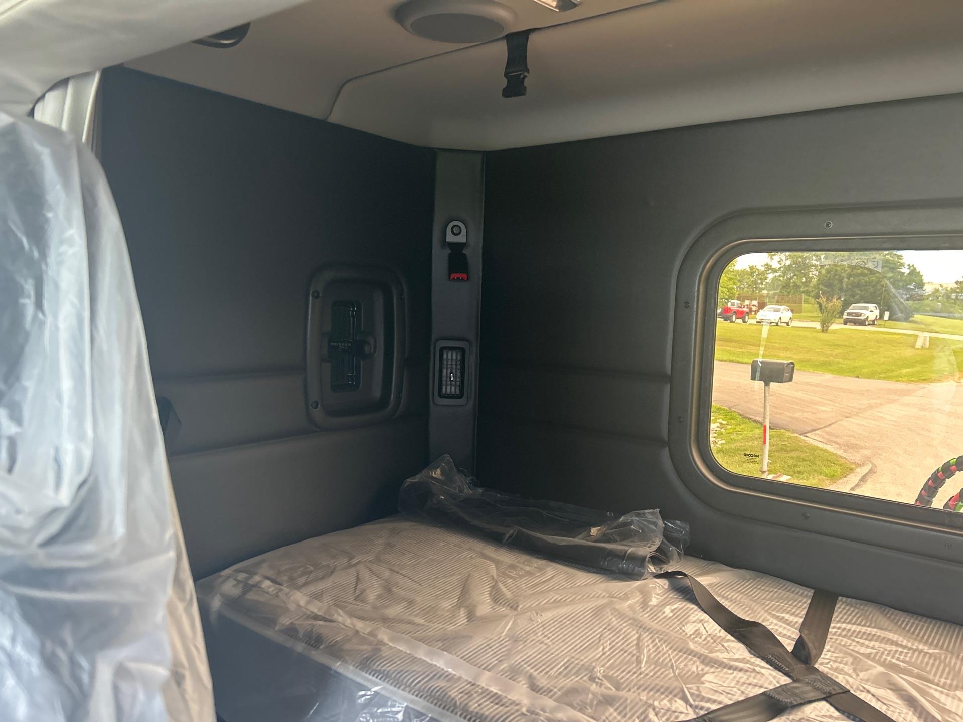 2026 Peterbilt - image 22