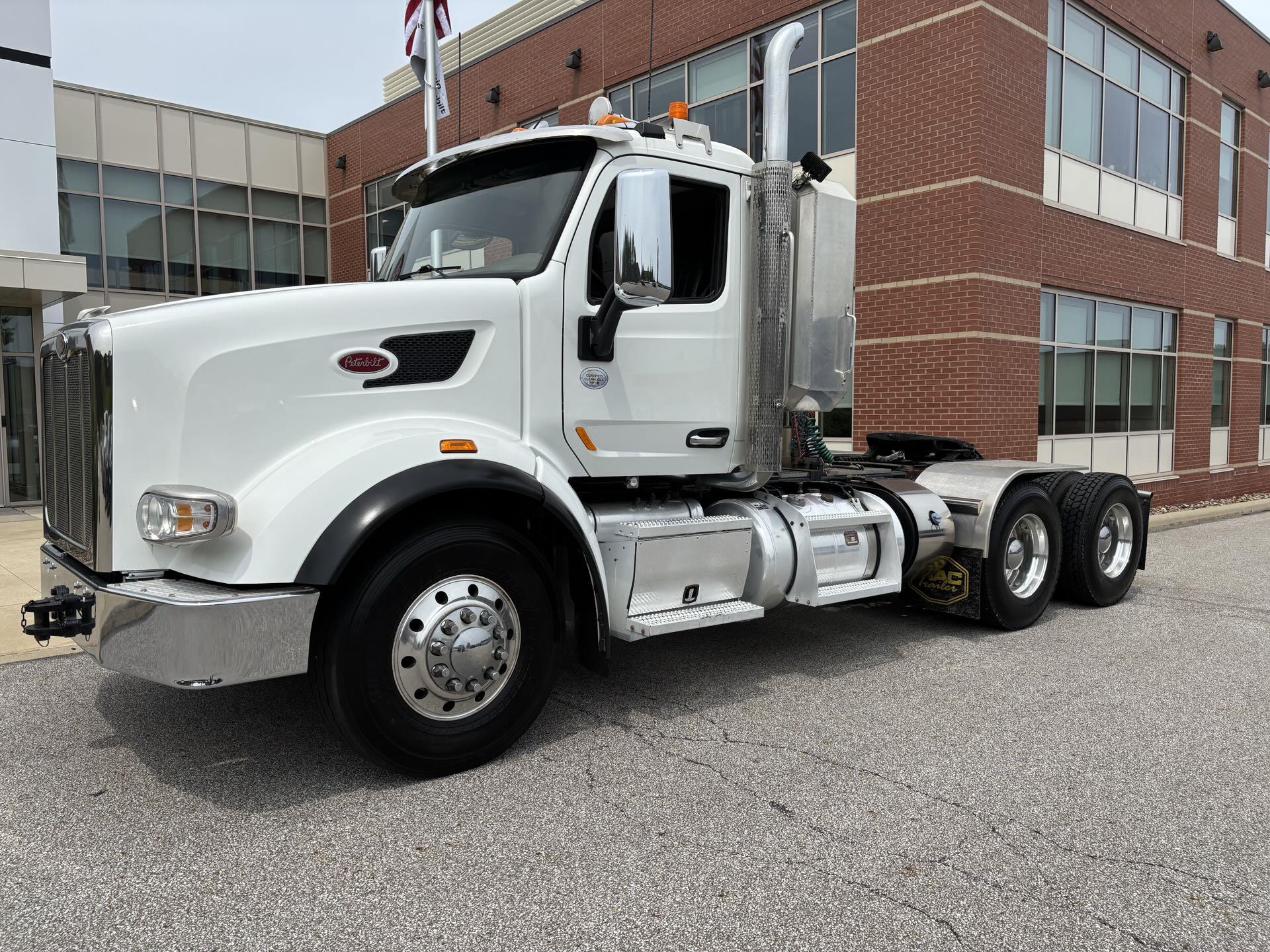 2017 Peterbilt 567