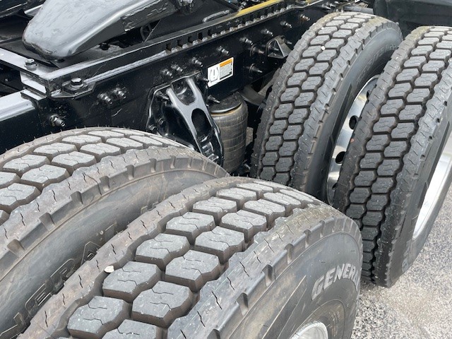 2021 Peterbilt 579 - image 7