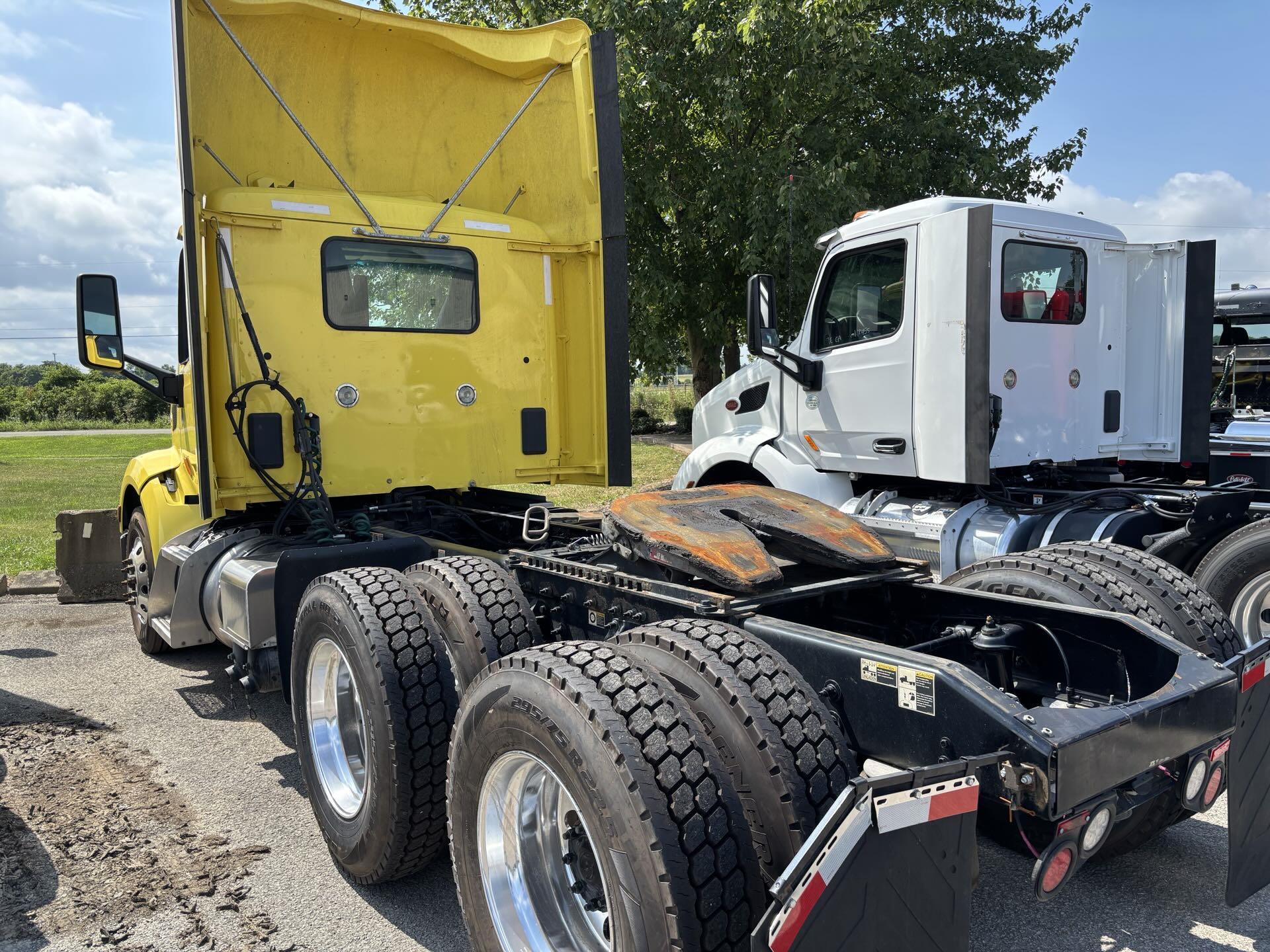 2021 Peterbilt 579 - image 6