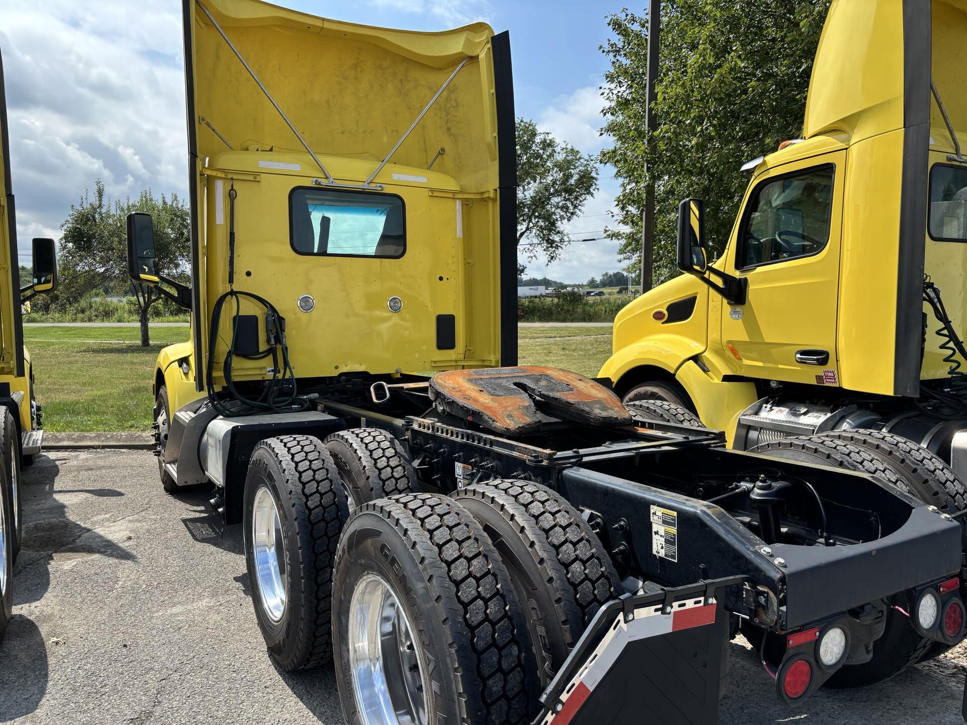 2021 Peterbilt 579 - image 6