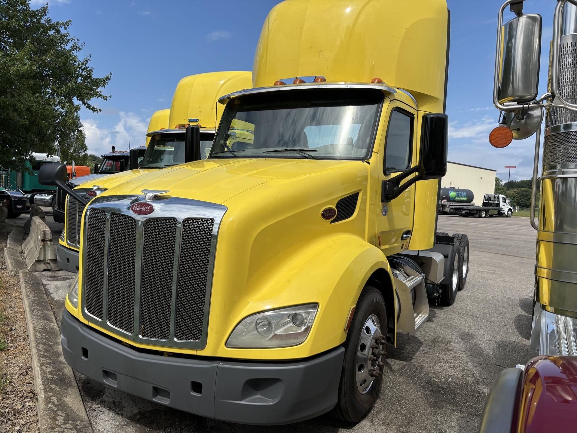 2021 Peterbilt 579 - image 4