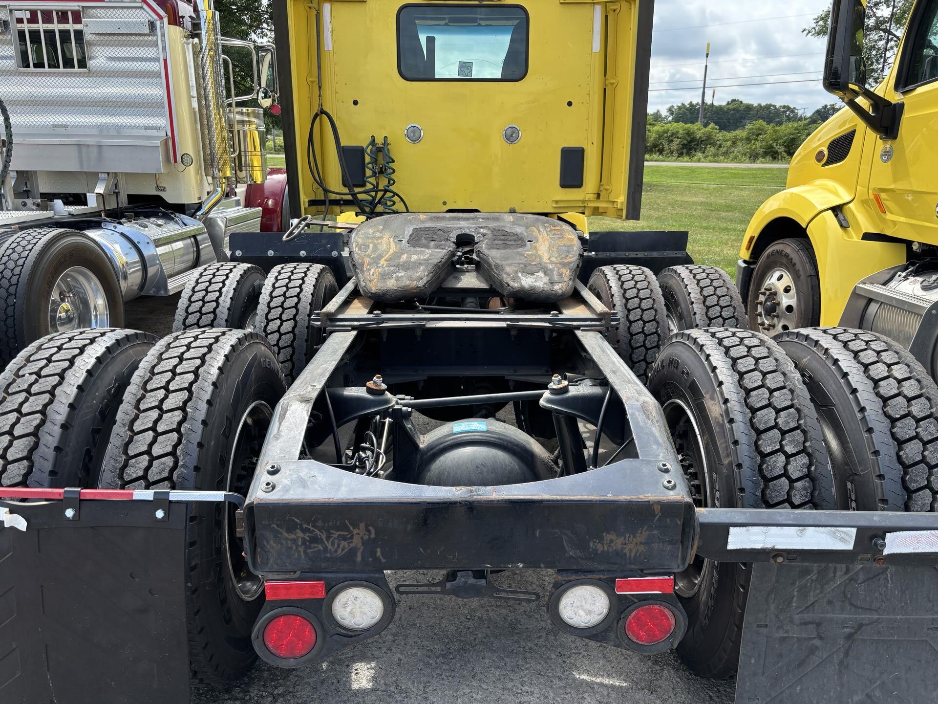 2021 Peterbilt 579 - image 6