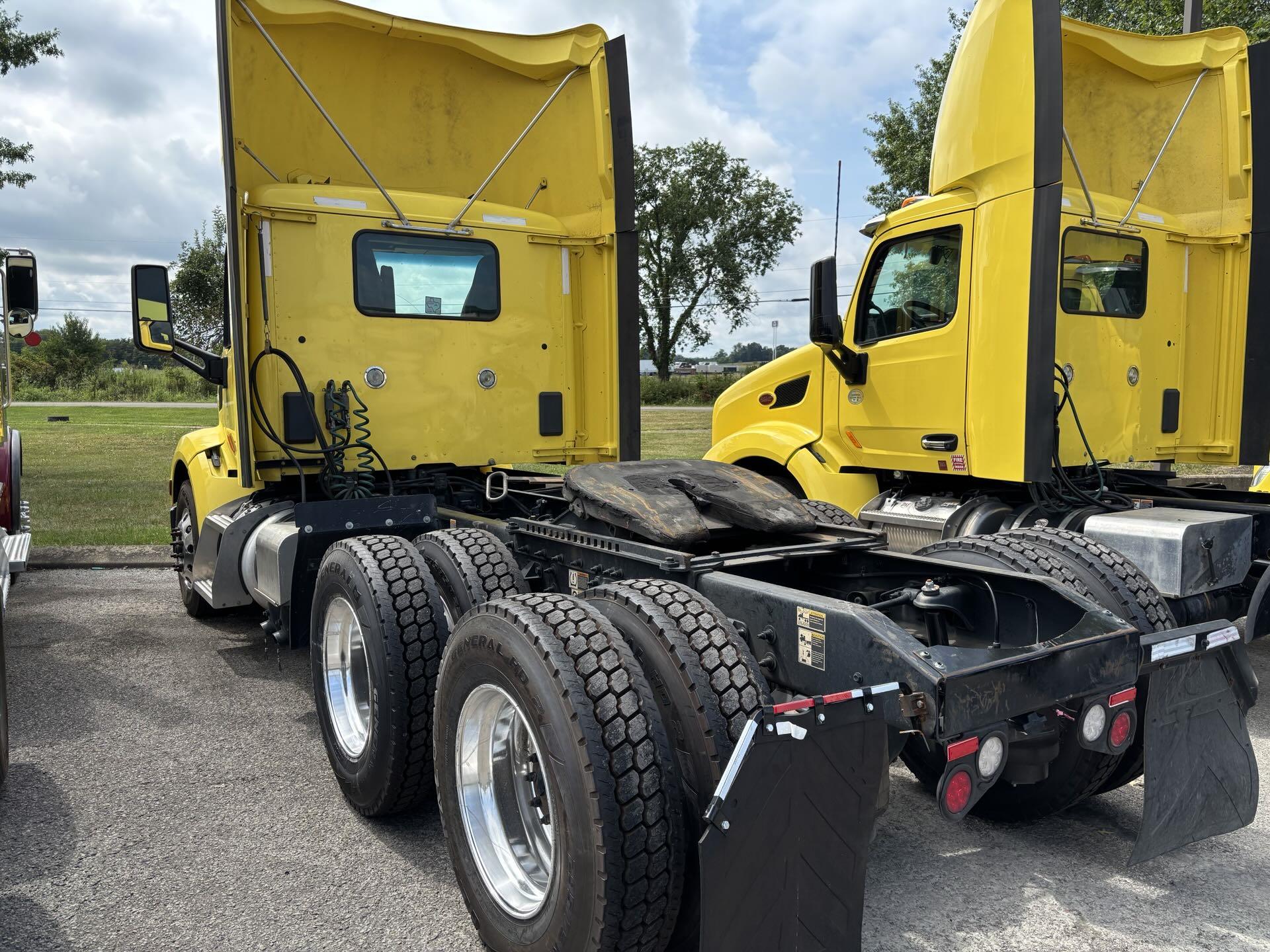 2021 Peterbilt 579 - image 5